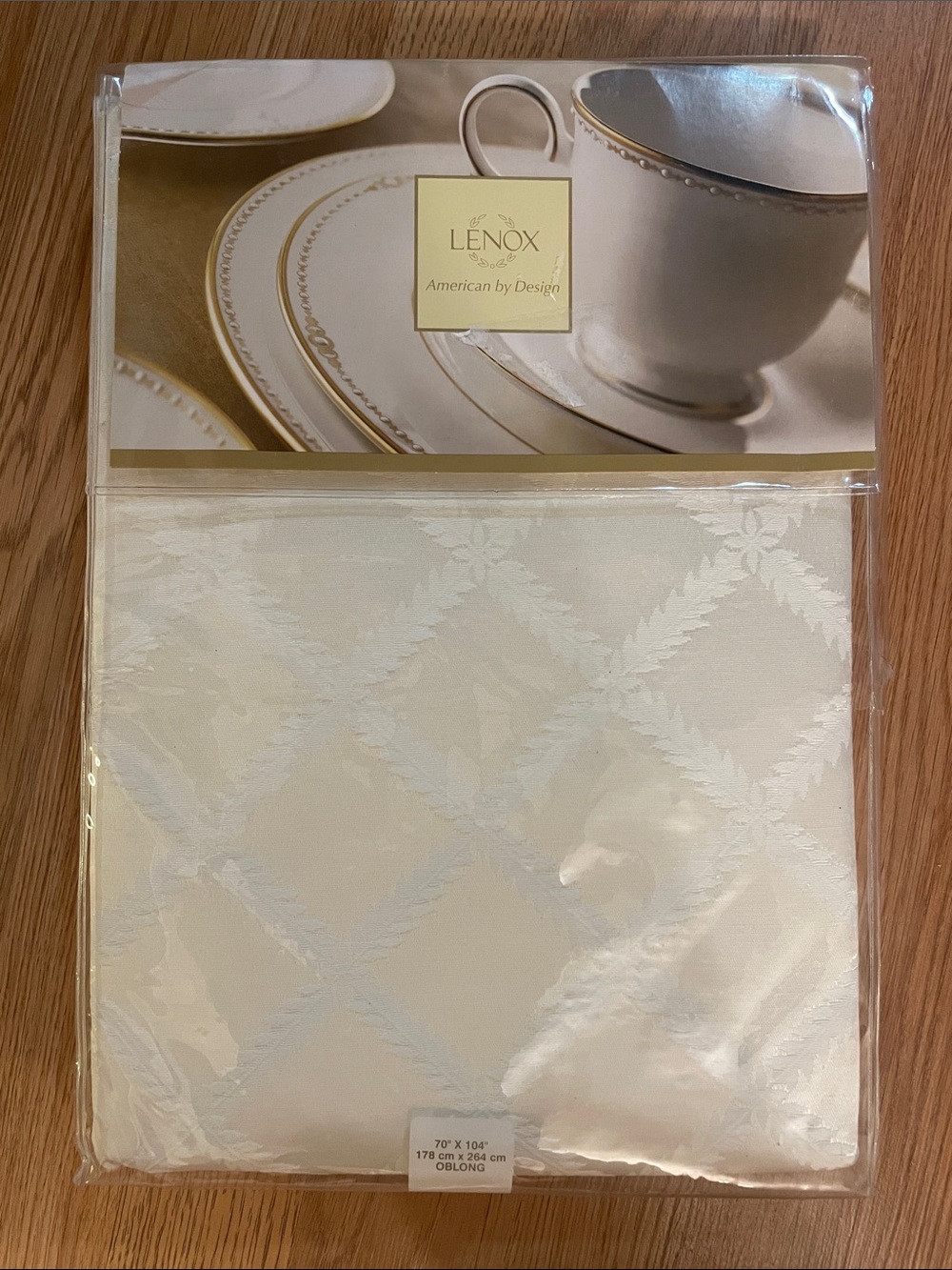 Lenox Cream Damask Oblong Tablecloth - Subtle Diamond Pattern
